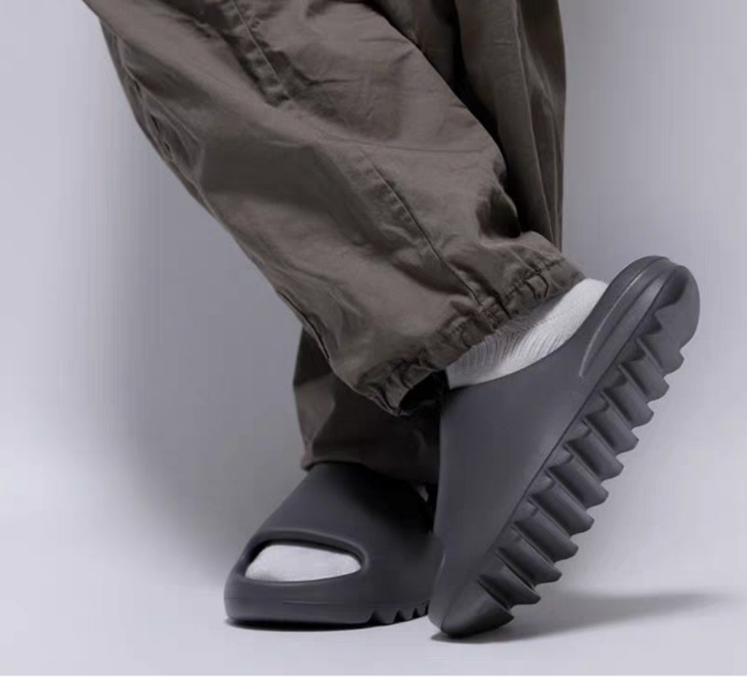 Water Shoes - 夏の女性用スリッパ、男性用サンダル、カジュアルビーチシューズ、ソフトボトムスライド、厚底プラットフォームEVA滑り止めホームスリッパ