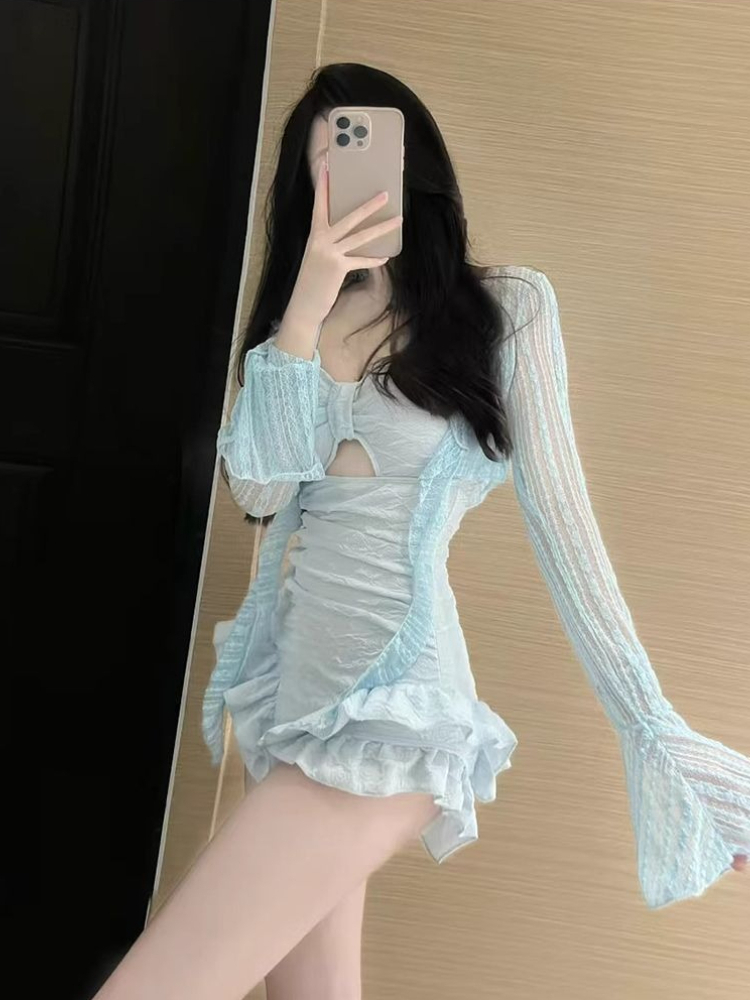 控えめなフルカバー水着女性用レースアップバック水着かわいい花 - Rash Guard のレビューと価格