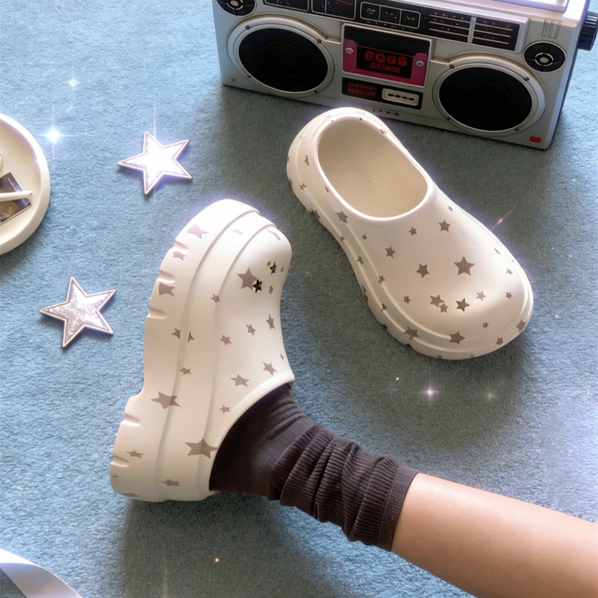 夏の新作、女性用プラットフォームサンダル。Y2K風のスター柄 - Water Shoes のレビューと価格